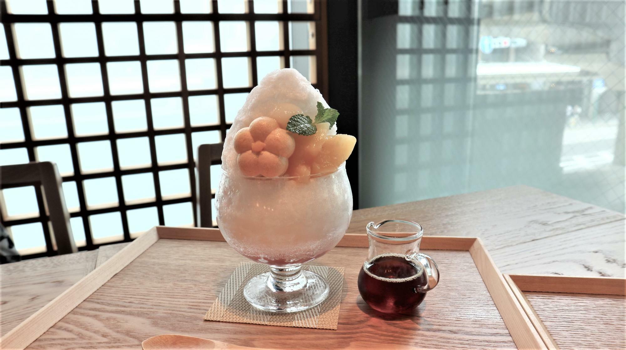 桃と和紅茶のかき氷が一番人気だそうです