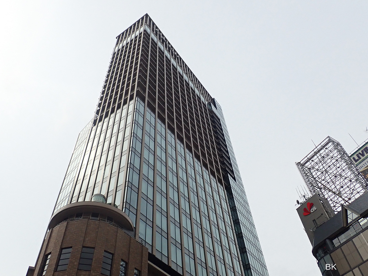 神戸三宮阪急ビル。この15階にANCHOR KOBEが入っている。