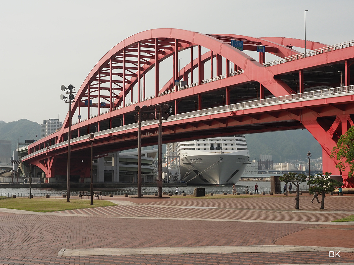 神戸ポートターミナルから神戸大橋でつながるポートアイランド。瀬戸大橋から北公園はすぐ近く。