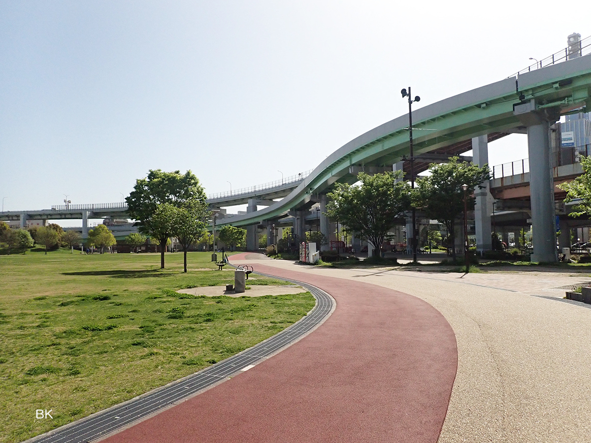 神戸港駅跡地にできたみなとのもり公園。