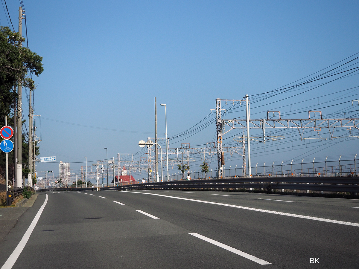 美璃と空が乗ったキッチンカーが走るシーンでここを通る。