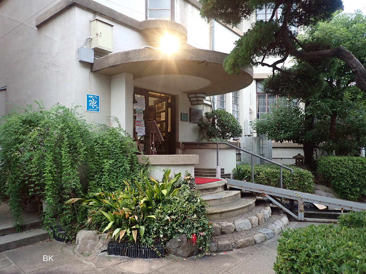 甲南漬資料館は昭和5年に建てられた元社長宅。