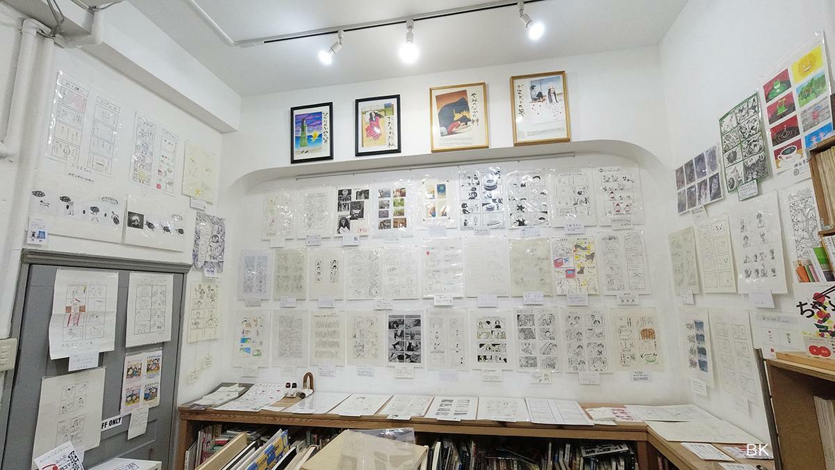 花森書林で展示されている四コマ漫画作品。