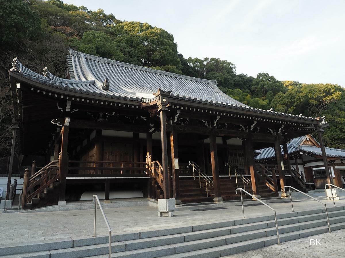 須磨寺本堂。