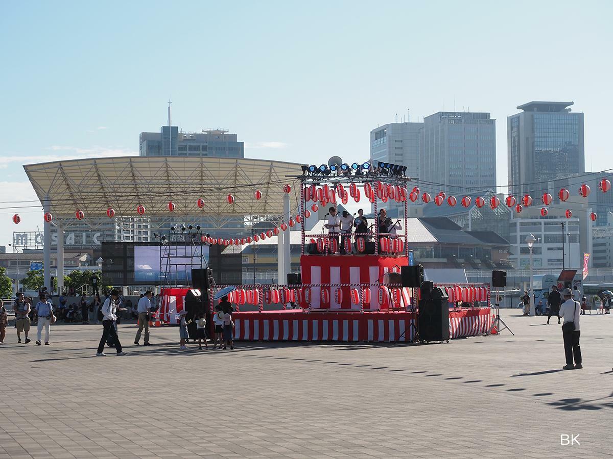 「こうべ海の盆踊り」の会場のメリケンパーク(写真はすべて2023年分)