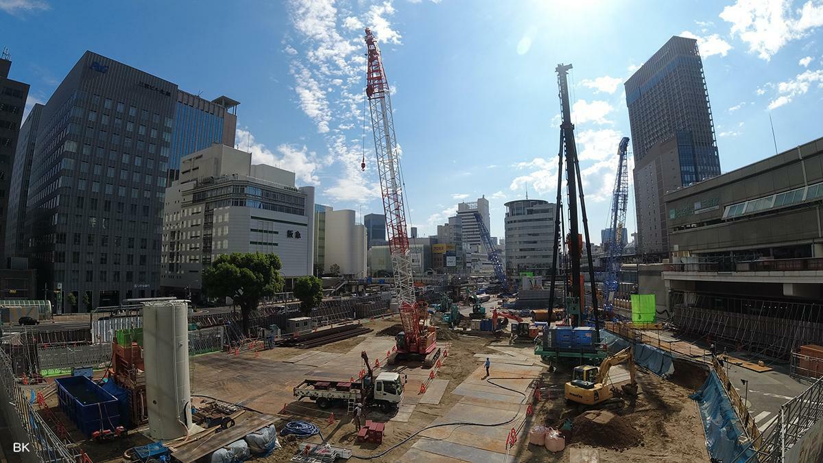 開発中の三宮駅前。