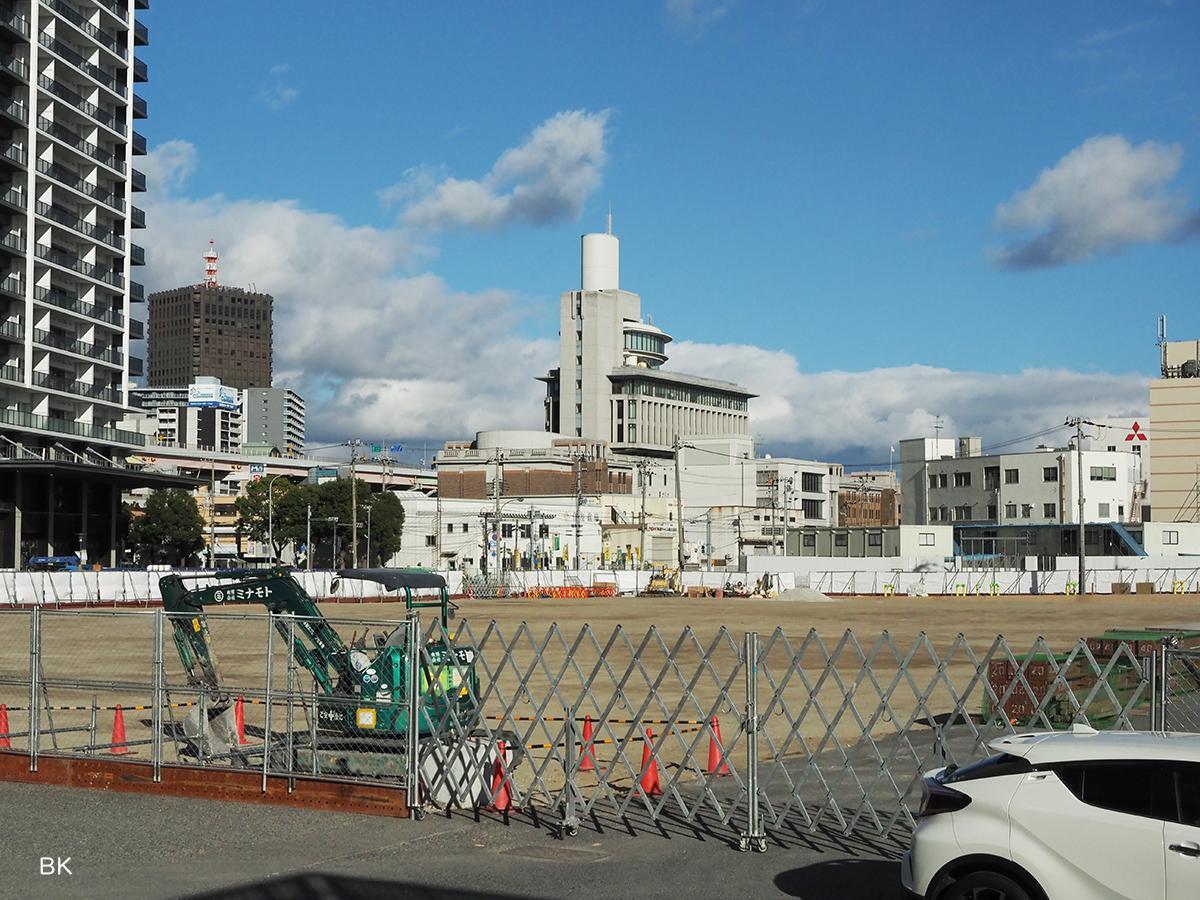 旧住友倉庫跡地には柵が取り付けられた。