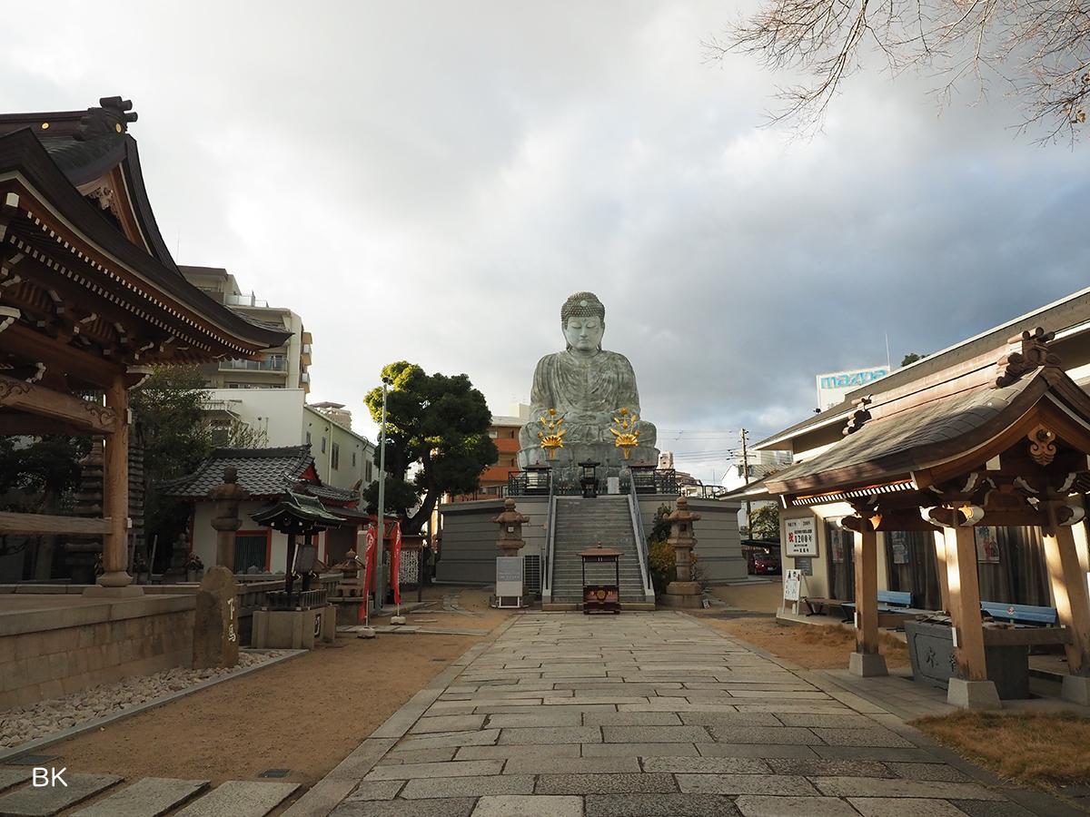 能福寺にある兵庫大仏。