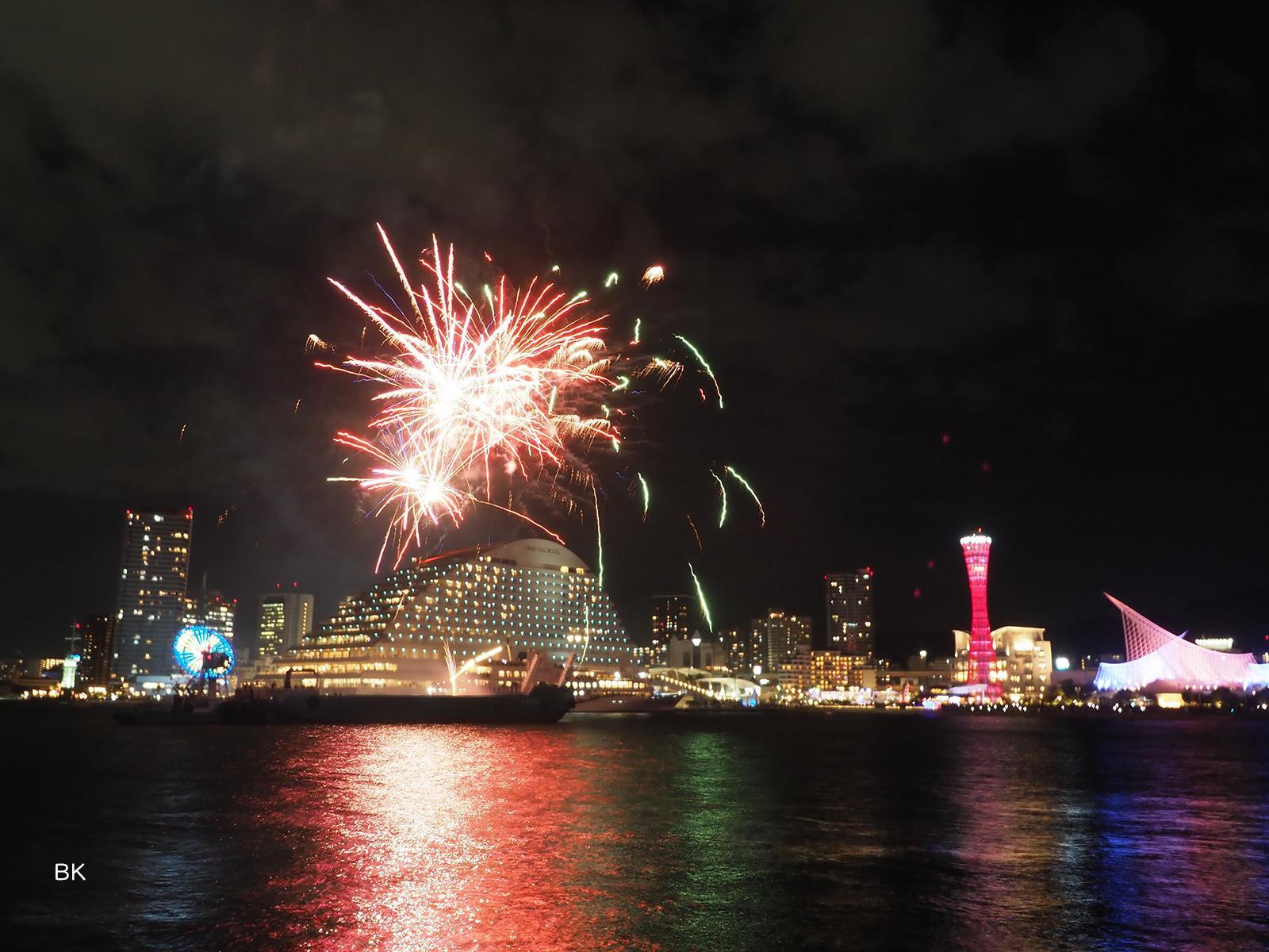 神戸市】冬の花火見物も楽しそう 「神戸港ウィークエンド花火
