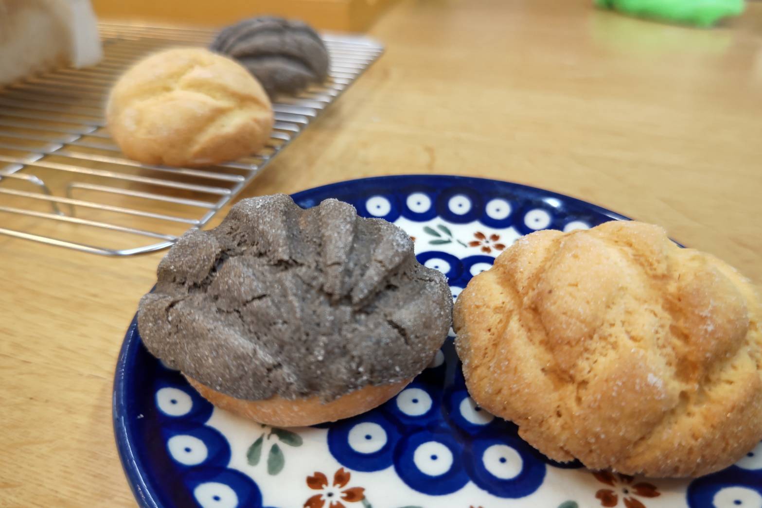 焼きたてミニメロンパンを味見！