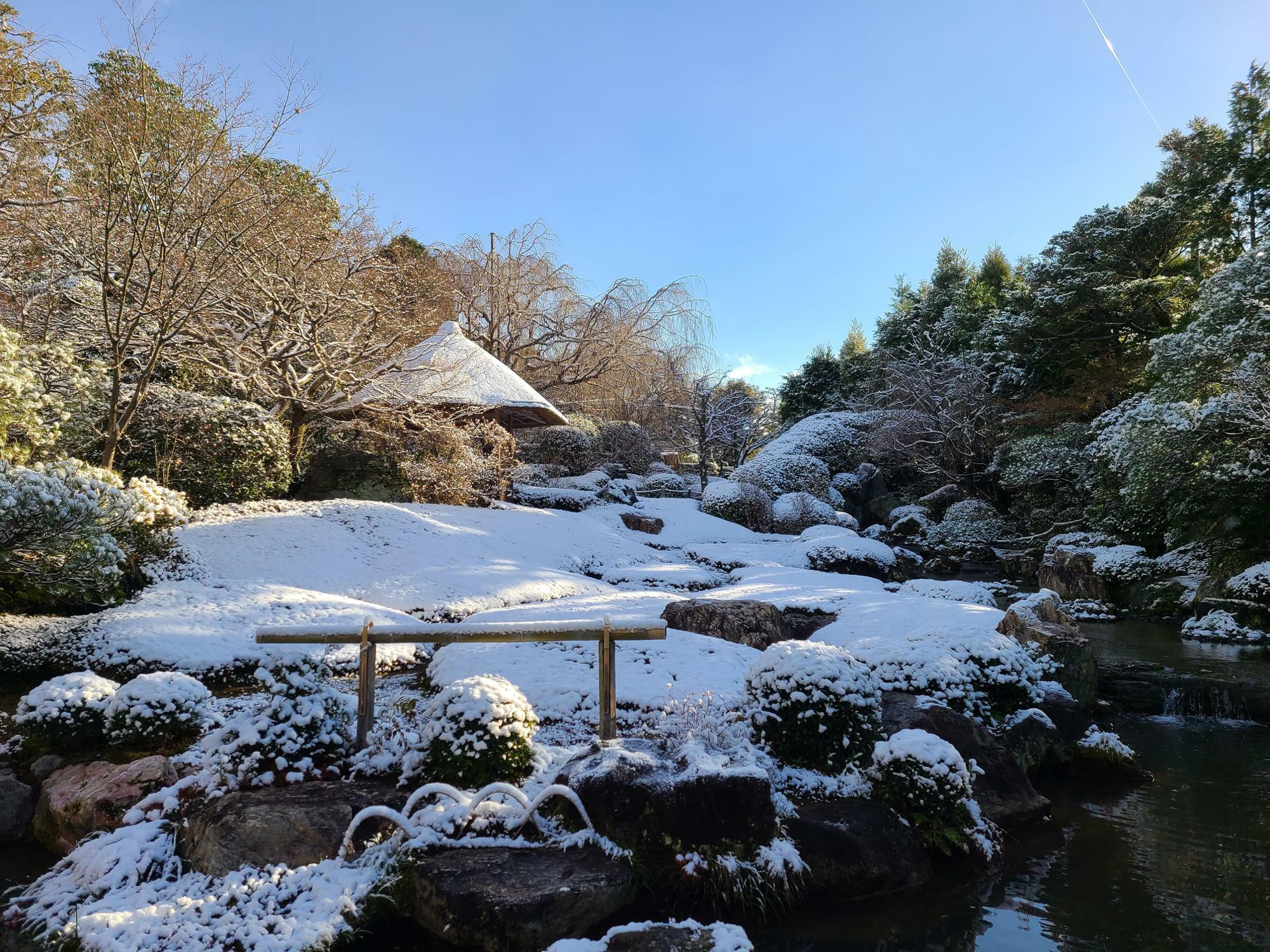 余香苑の雪景色