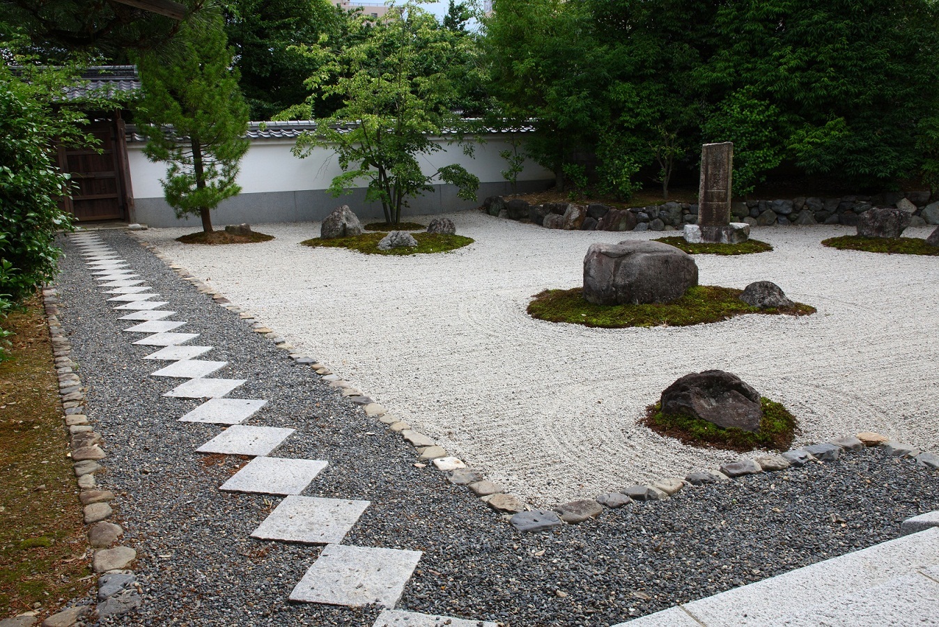 報恩寺　客殿庭園　京都市観光協会提供