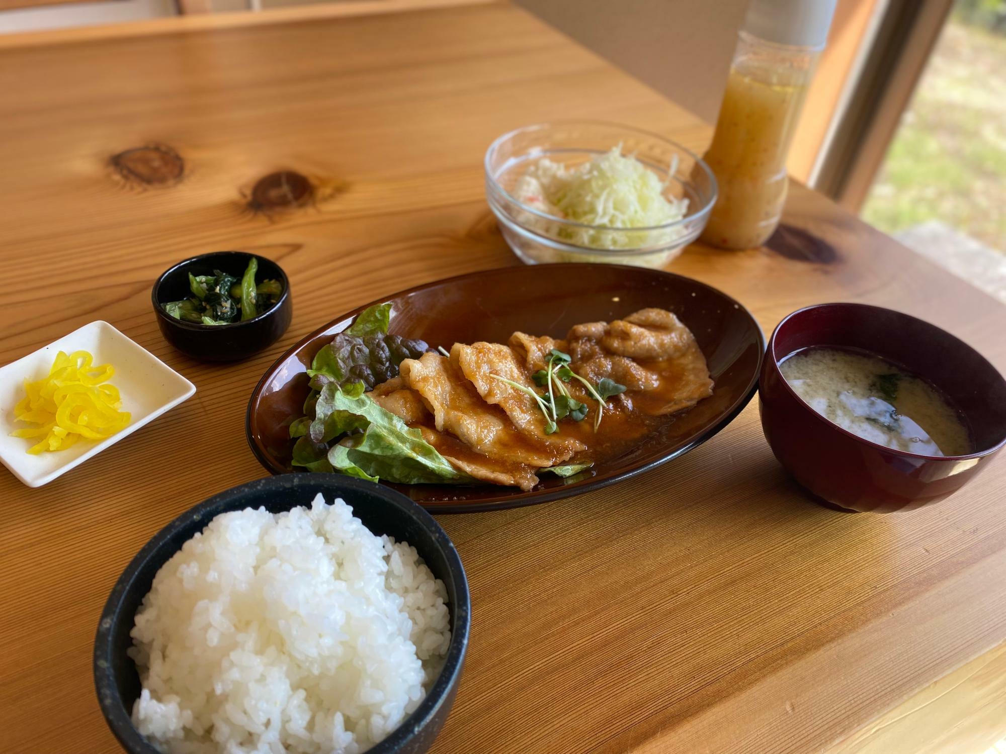 豚ロース生姜焼き　1,000円