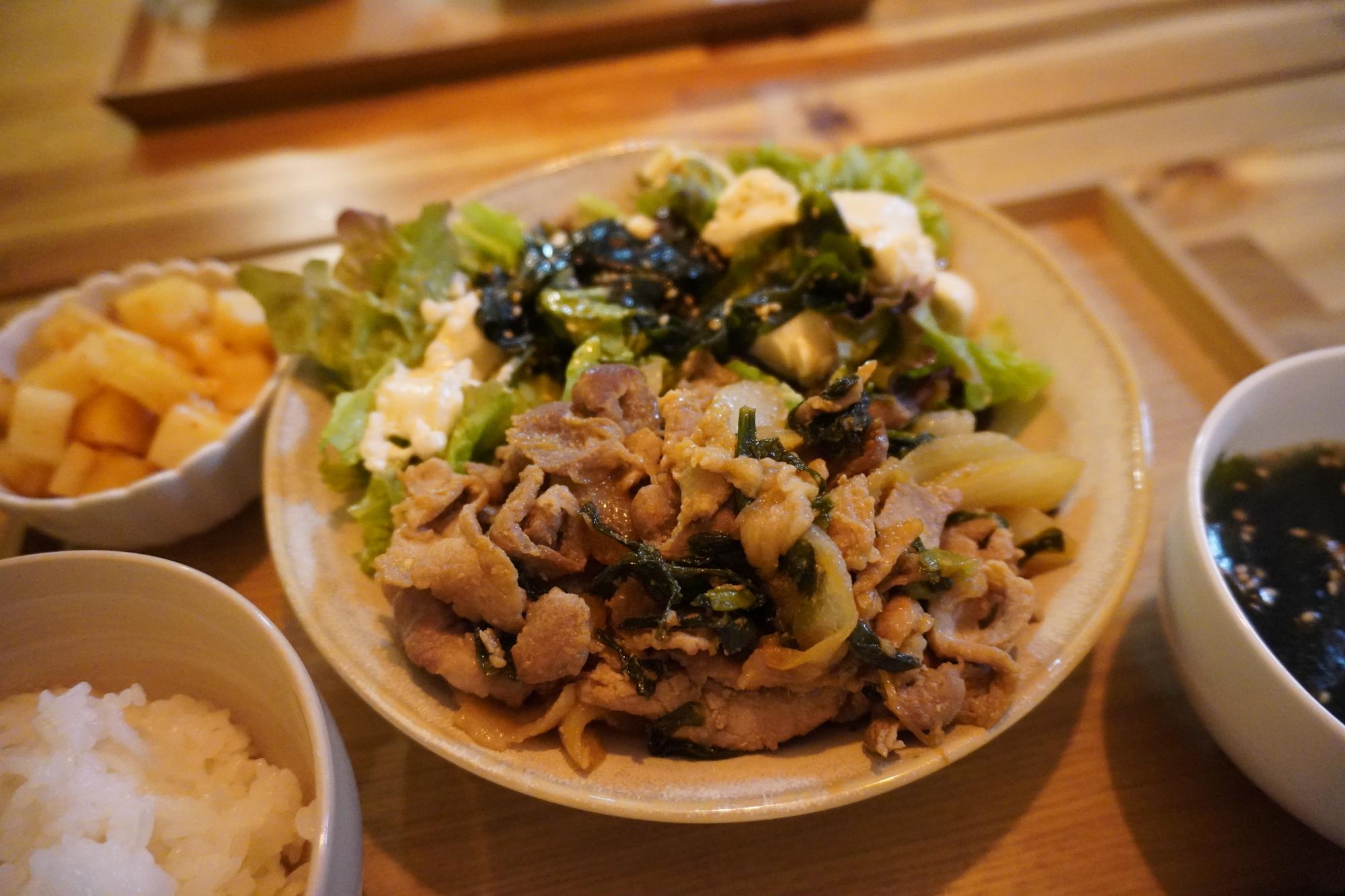 宝島社 - 冷凍＆節約おいしいレシピ 食費がぜったいに減る！使いきりワザ 使い切りで食費大幅ダウン！ 冷凍テク＆節約おかず│宝島社の