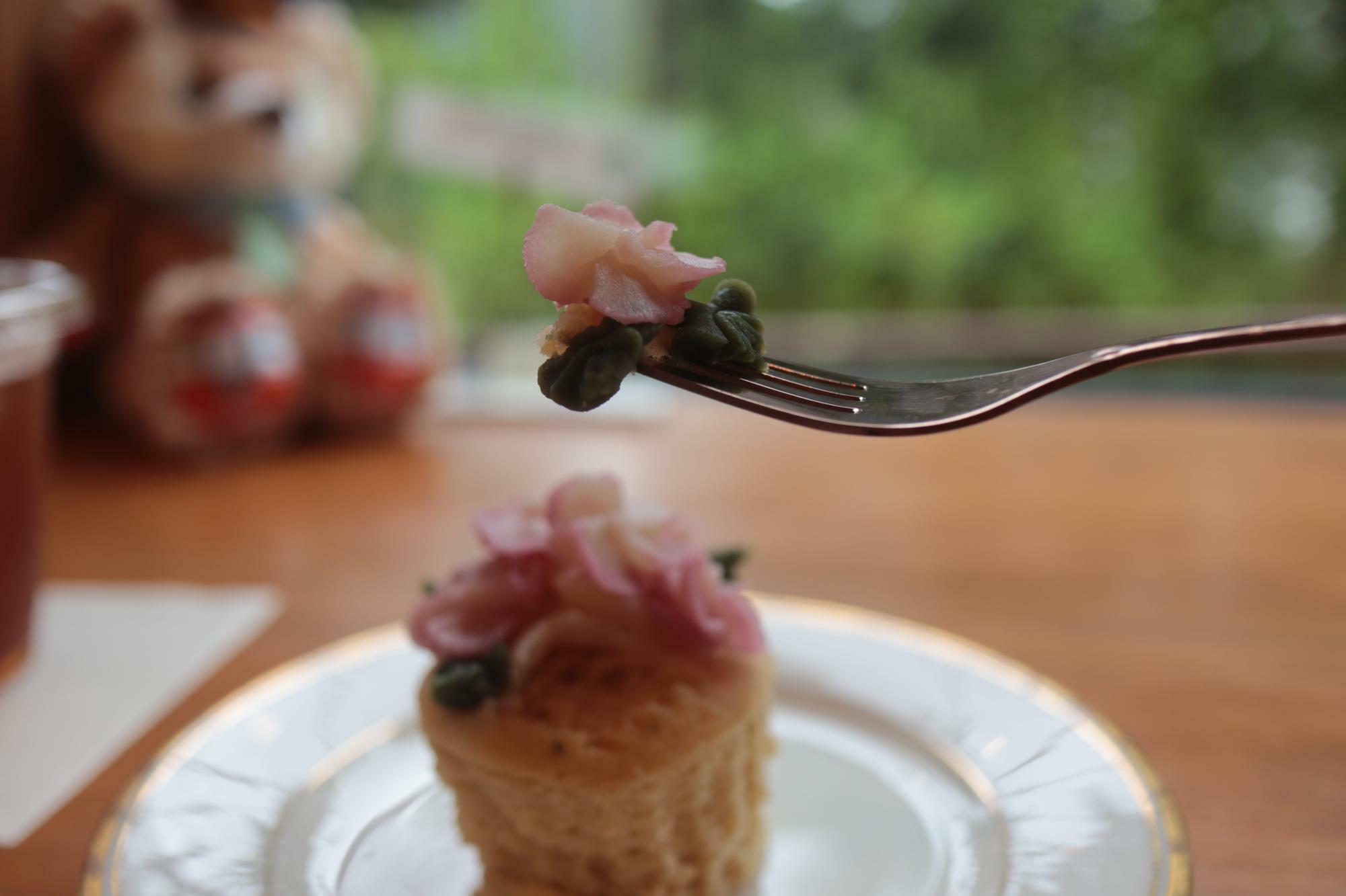 食べるのがもったいない「あんこのお花ケーキ」