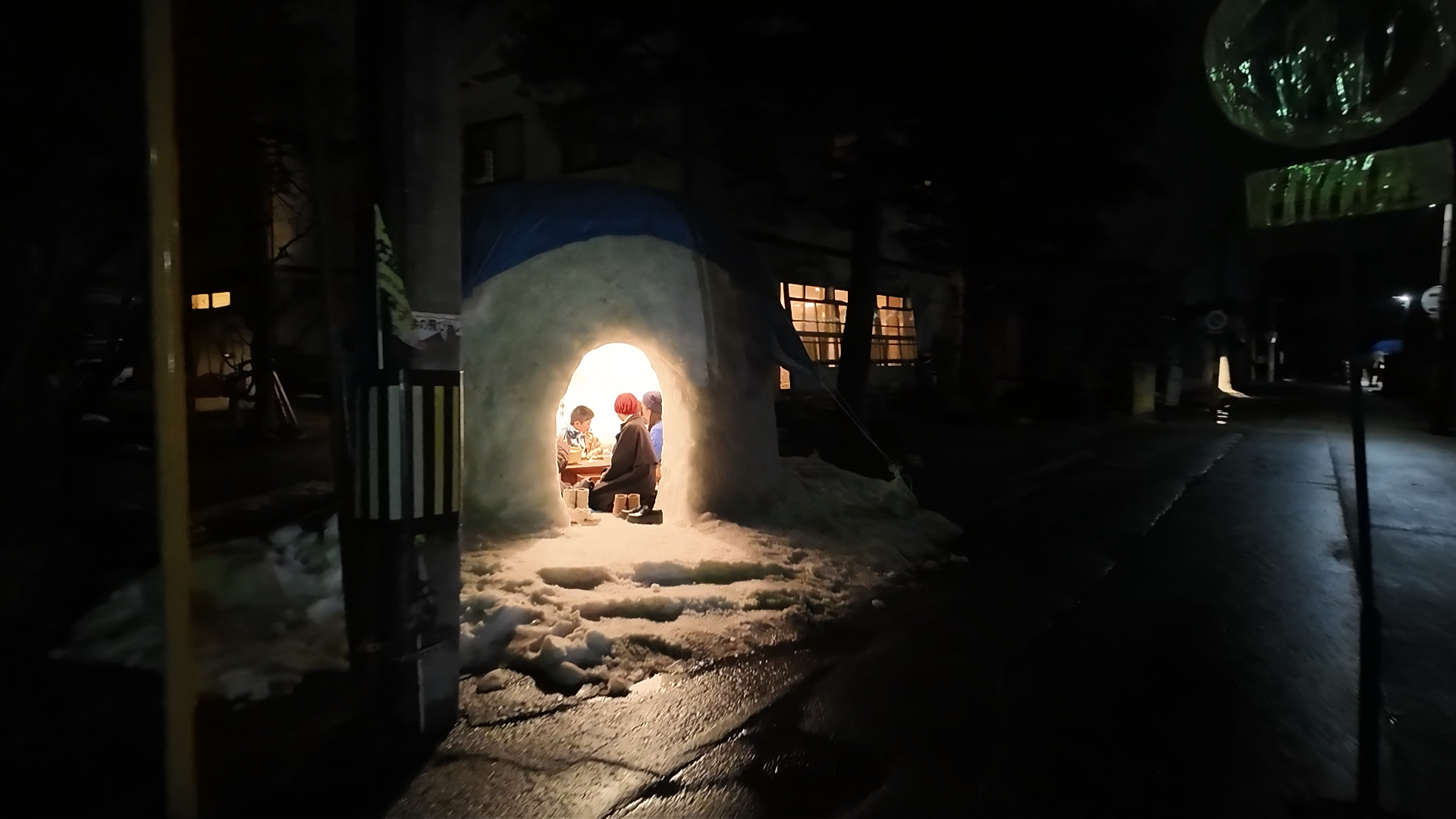 横手市】かまくら1日目に行ってきた！蛇の先川原ミニかまくらは長靴