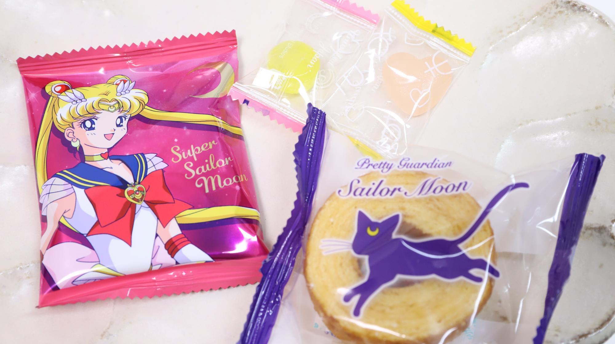 USJのセーラームーンコラボのお土産菓子には予想外の仕掛けが USJのセーラームーンコラボのお土産菓子には予想外の仕掛けが