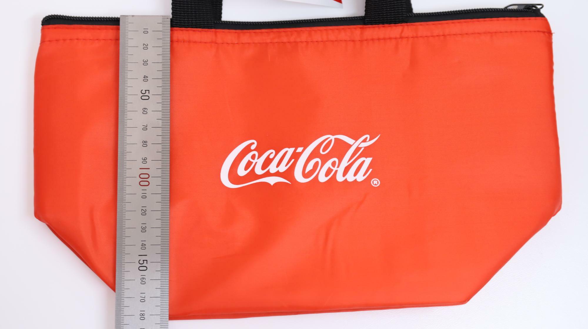 コカ・コーラのクーラーバッグが貰えるキャンペーン　短辺はまちまでで12センチ位です