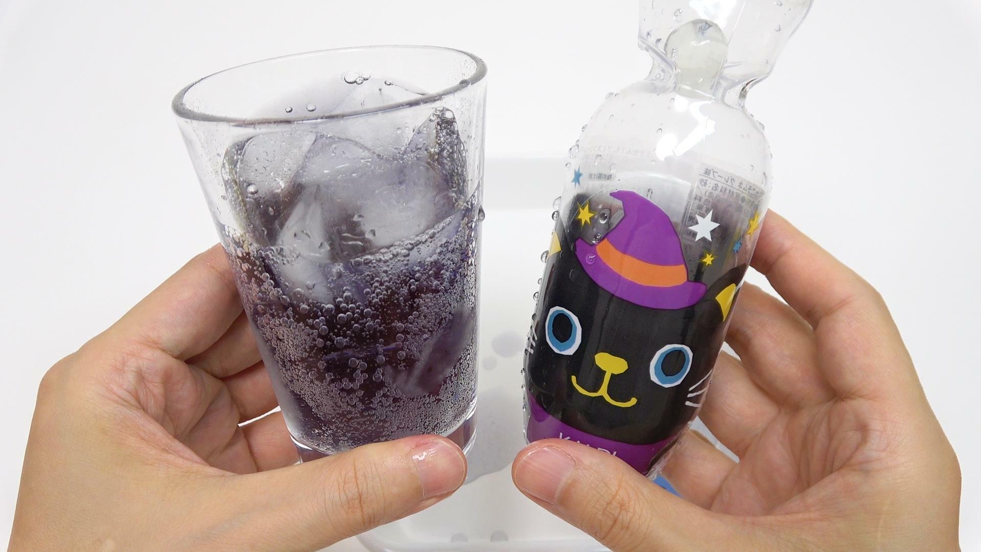 カルディの「ハロウィンくろねこラムネ グレープ味」　さっぱり爽やかで飲みやすいです