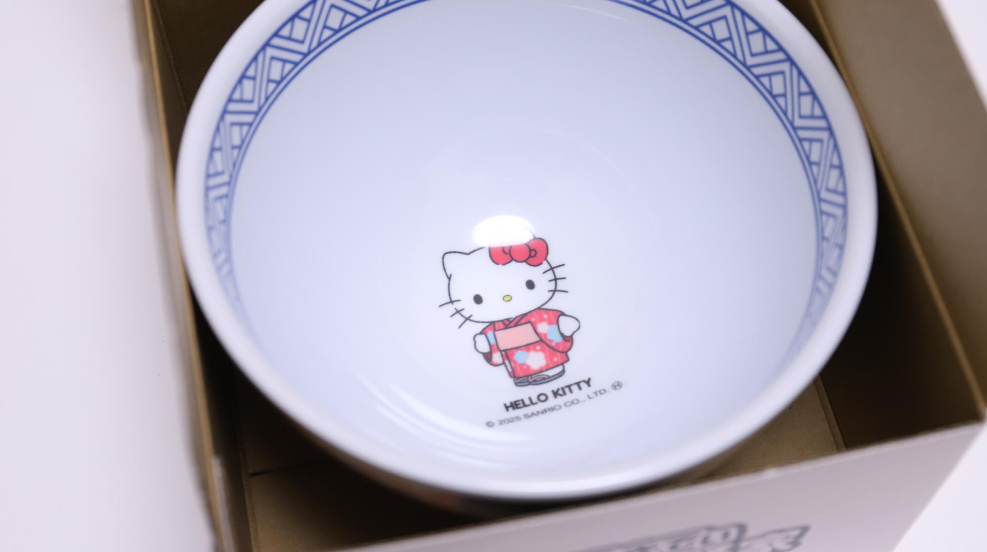 ⑦⑦【新品未使用】ハローキティ どんぶり 丼 有田焼 12種セット ⑦⑦【新品未使用】ハローキティ どんぶり 丼 有田焼 12種セット
