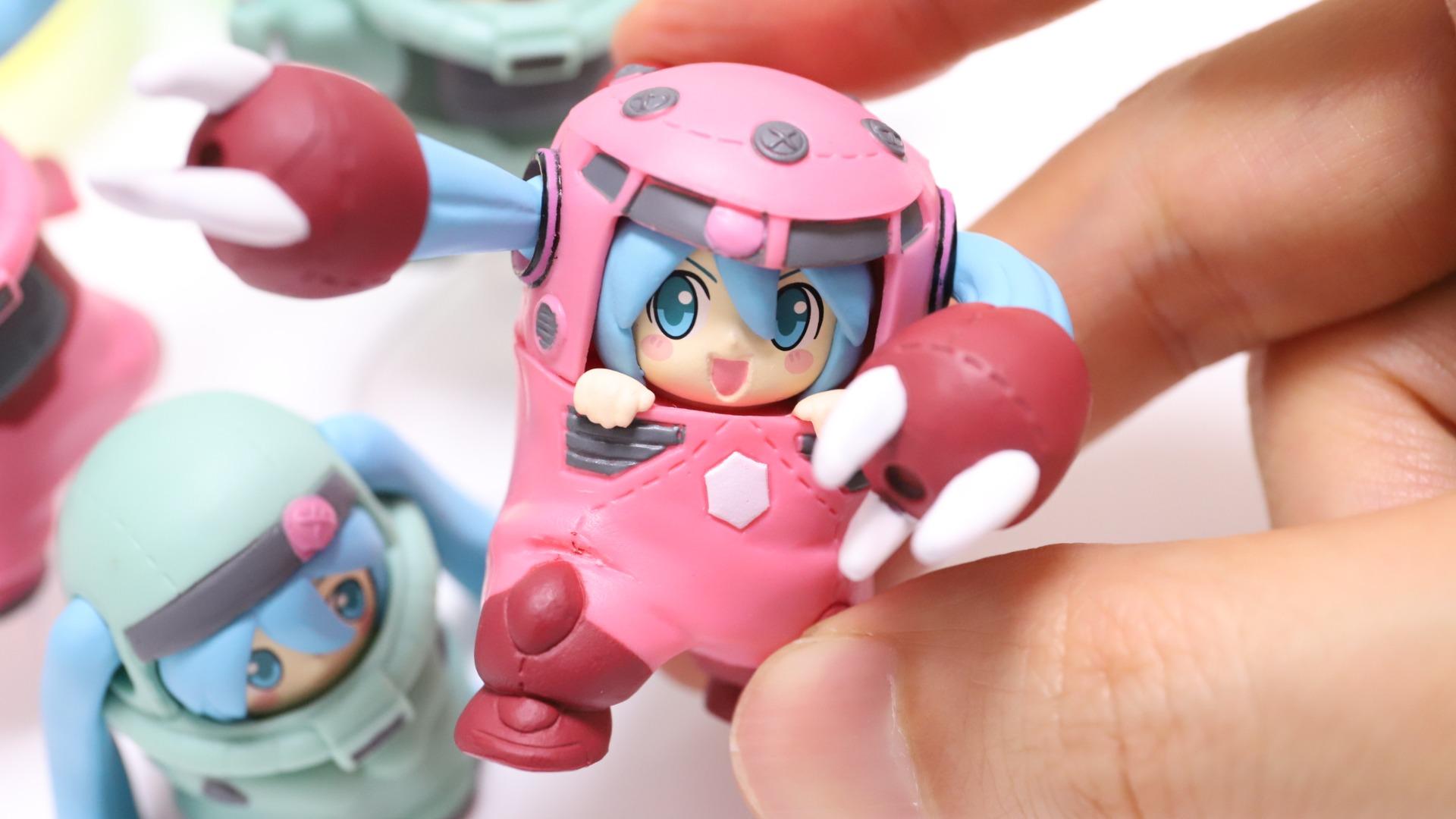 20年前のジダンが蘇る！カップヌードルの上でジダンが地団駄してい