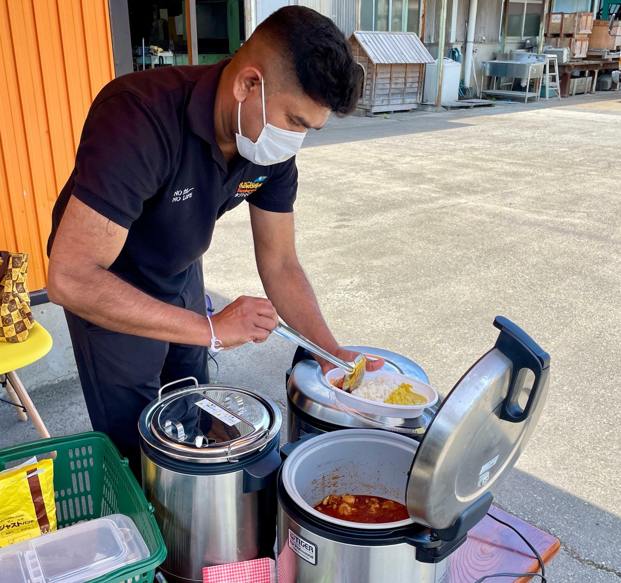 スリランカカレーは日本人にも食べやすい味わい。