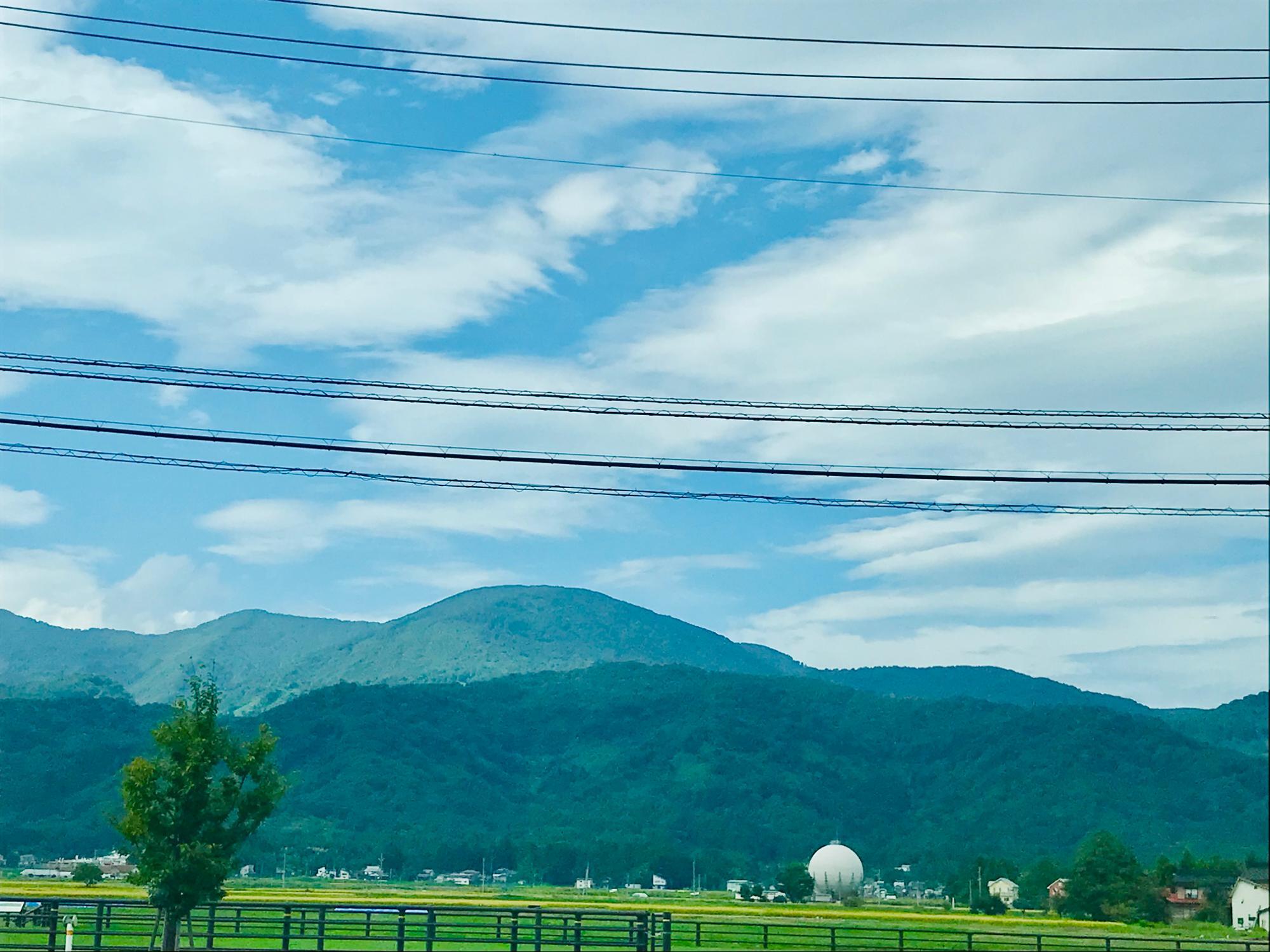 上越妙高駅は妙高方面へ向かう登山客が多いですが、山の景色を見るのが好きな観光客も多いですね。山並みを眺めたり雁木がある本町へ行ったり、自転車1台で行動範囲が広がります！