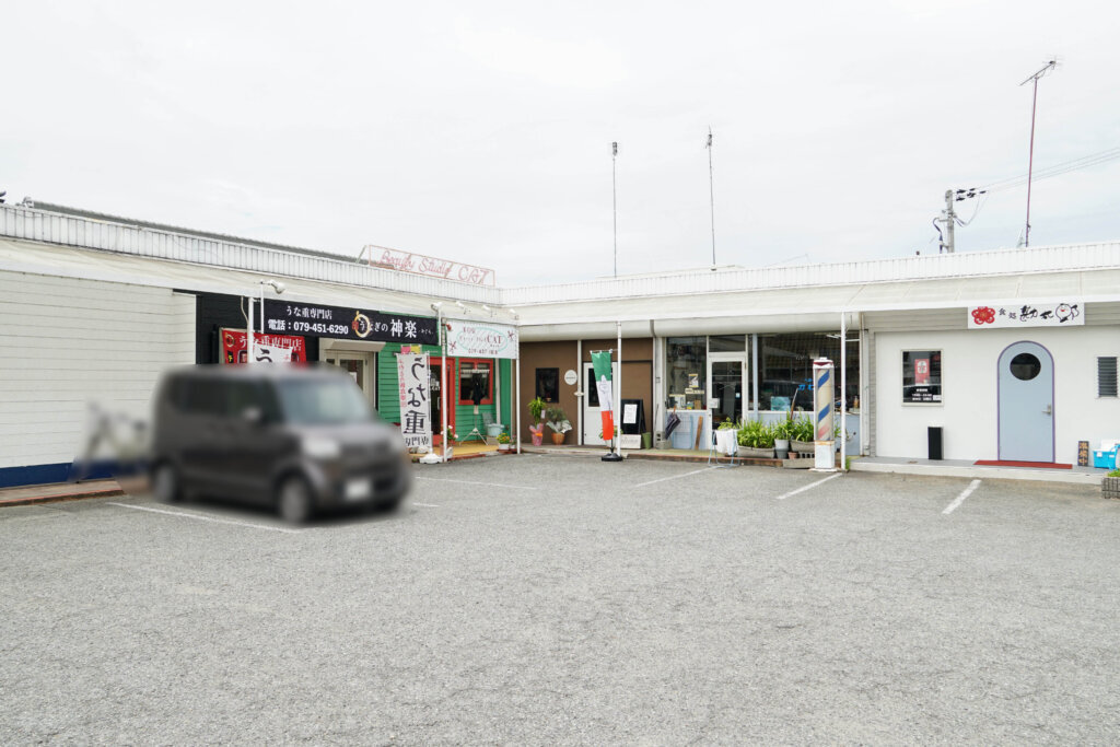 食処勘太郎、うなぎの神楽と新店オープンが続く場所です。2023年7月19日撮影