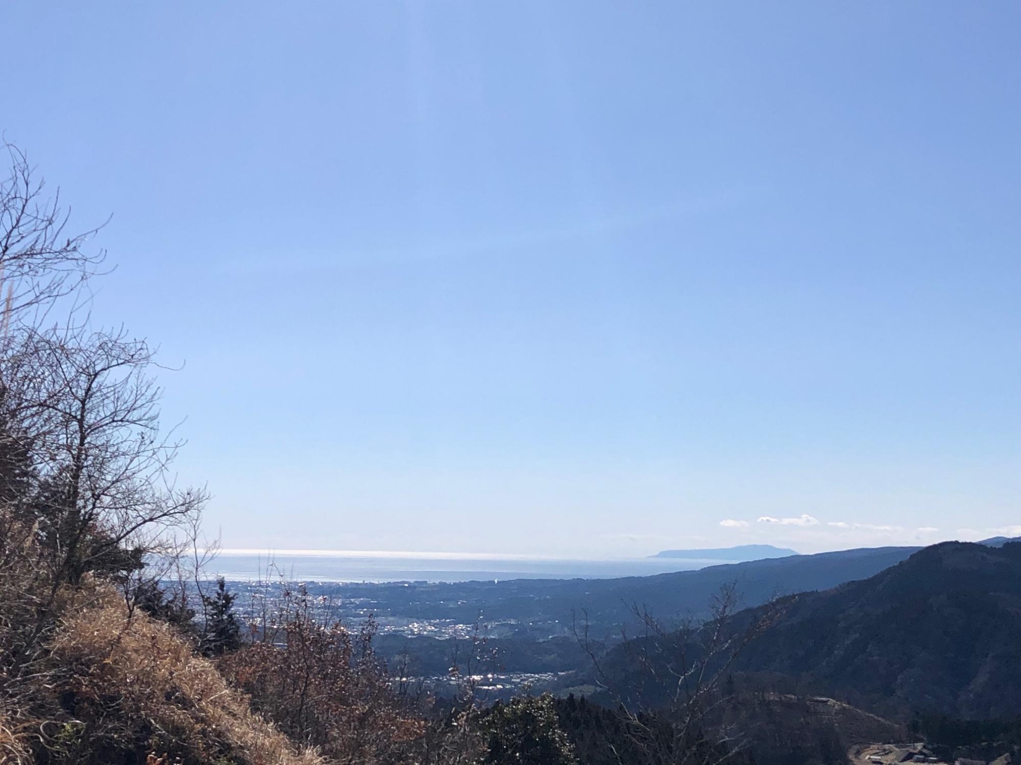 相模湾と伊豆大島