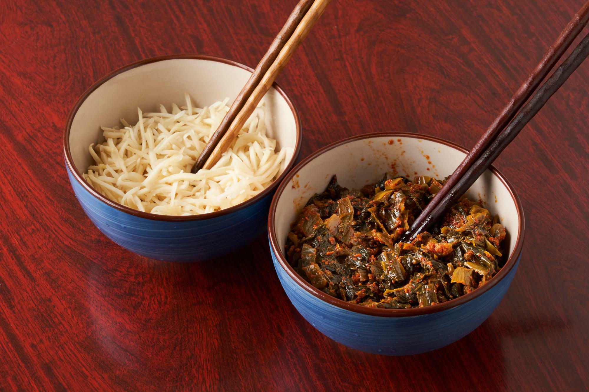 白しょうがと辛子高菜。高菜は大きめの刻みでみずみずしい食感を生かす。辛さの入れ方も絶妙