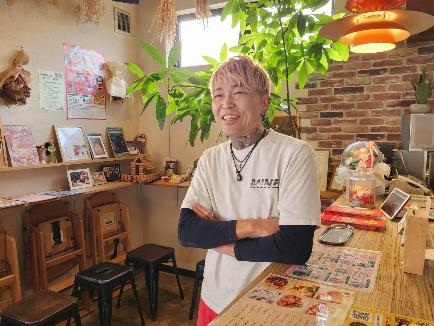 「孤虎」店主の廣田揚佑さん。この男、只者ではない