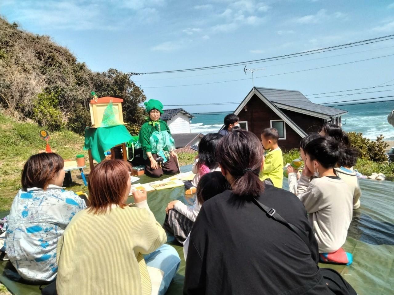 子どもたちに大人気の「あんこのあそぶ紙芝居やさん」