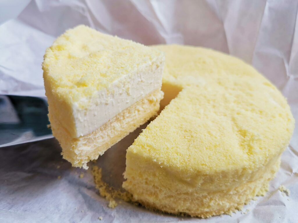 ルタオのドゥーブルフロマージュ。下にベイクド、上にレアの2層のチーズケーキ