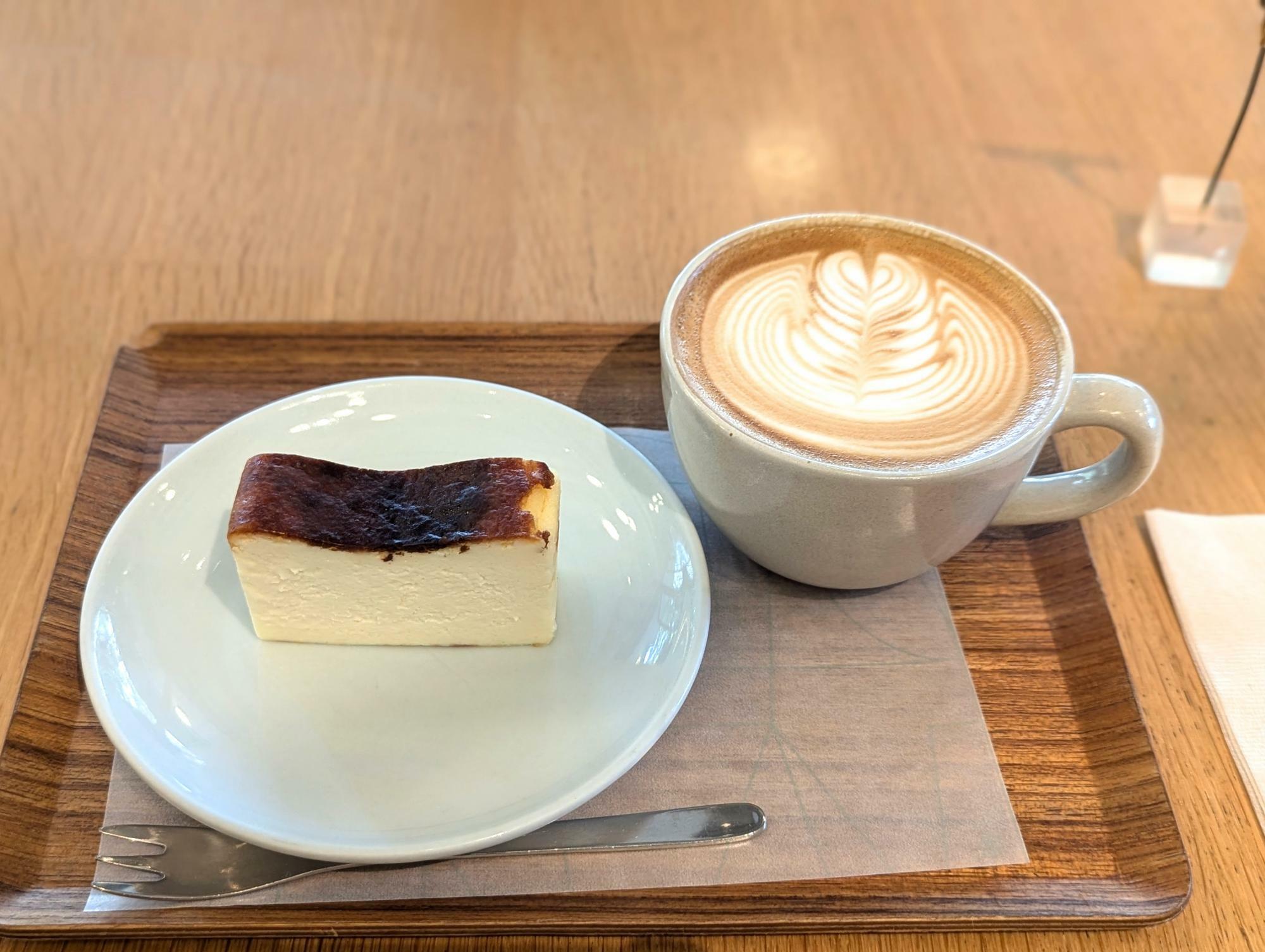 渋谷、ホワイトグラスコーヒーのチーズケーキ