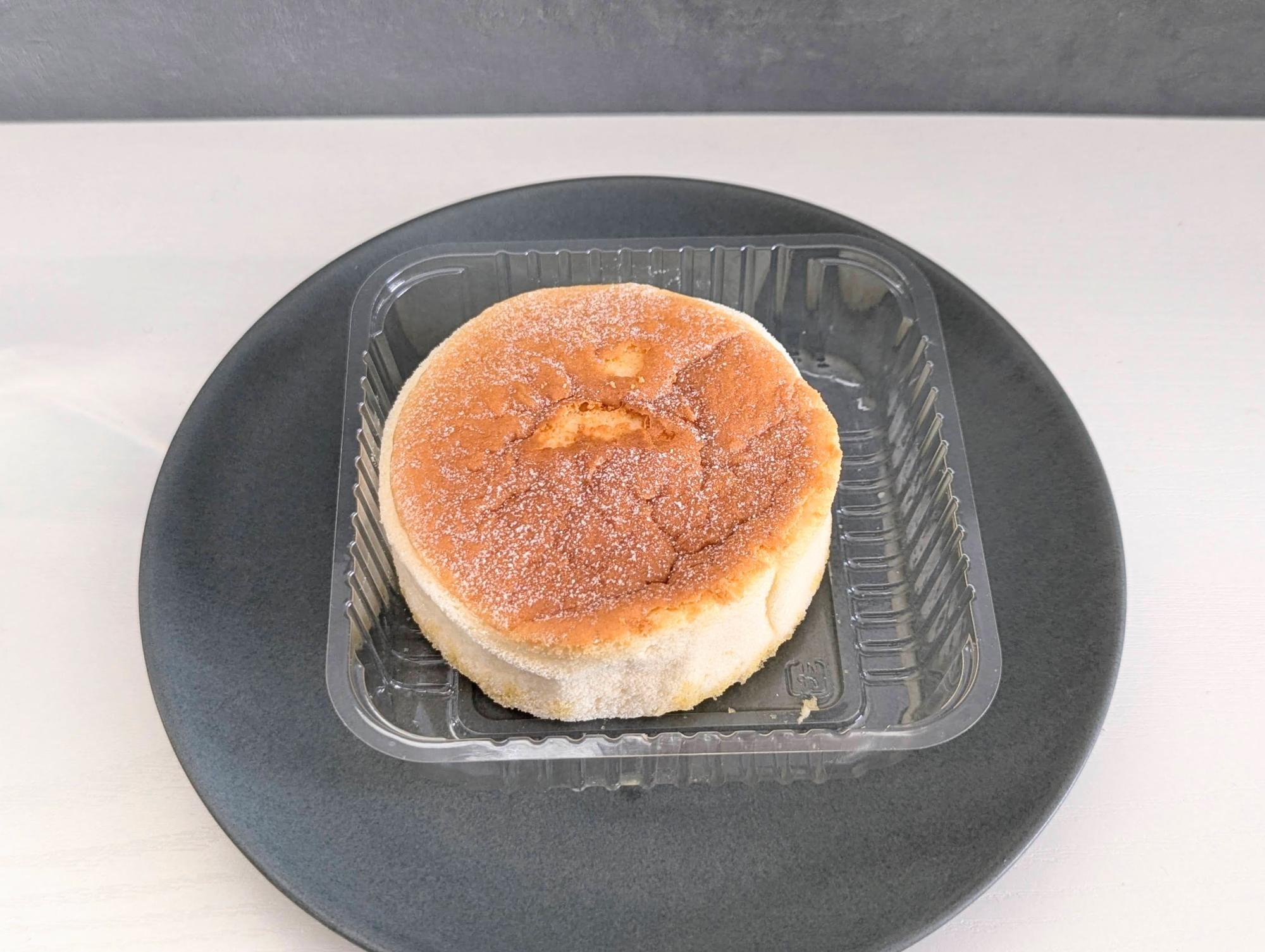 ファミマ新作】冷たいのに伸びる？不思議なチーズクリームの