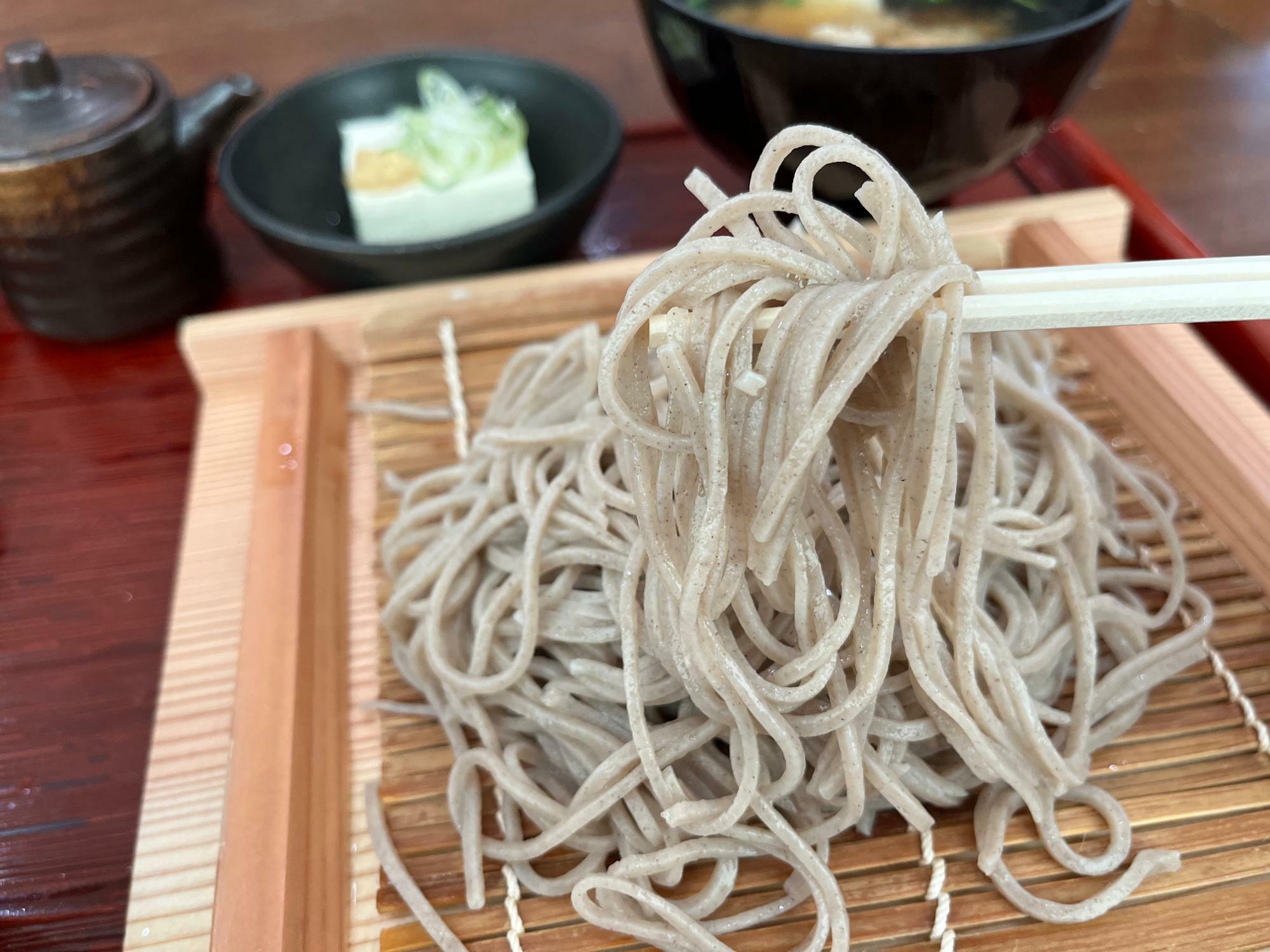 そばも地元の山内産だ