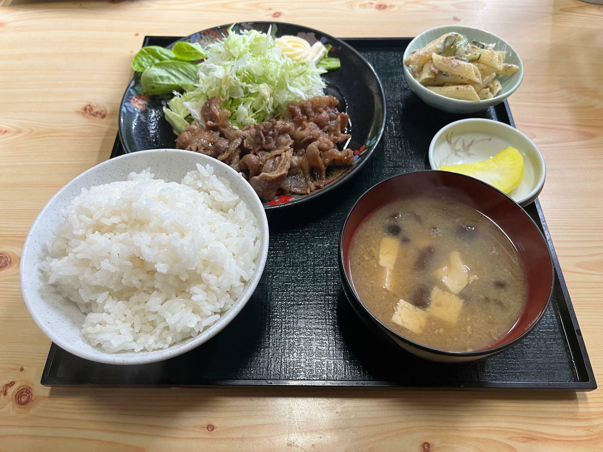 牛バラ定食：780円