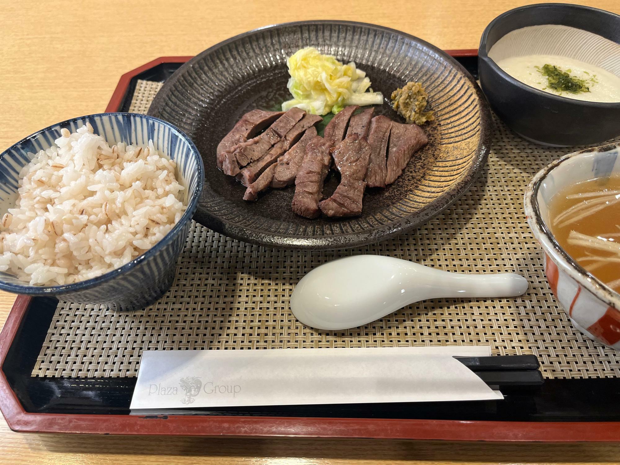 横手牛タン定食（テールスープ・麦飯付き）：2,398円+とろろ：253円