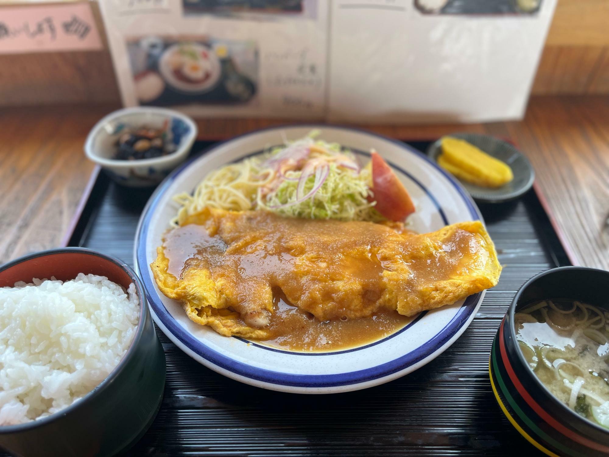 いずみオリジナルしょうが焼定食：900円