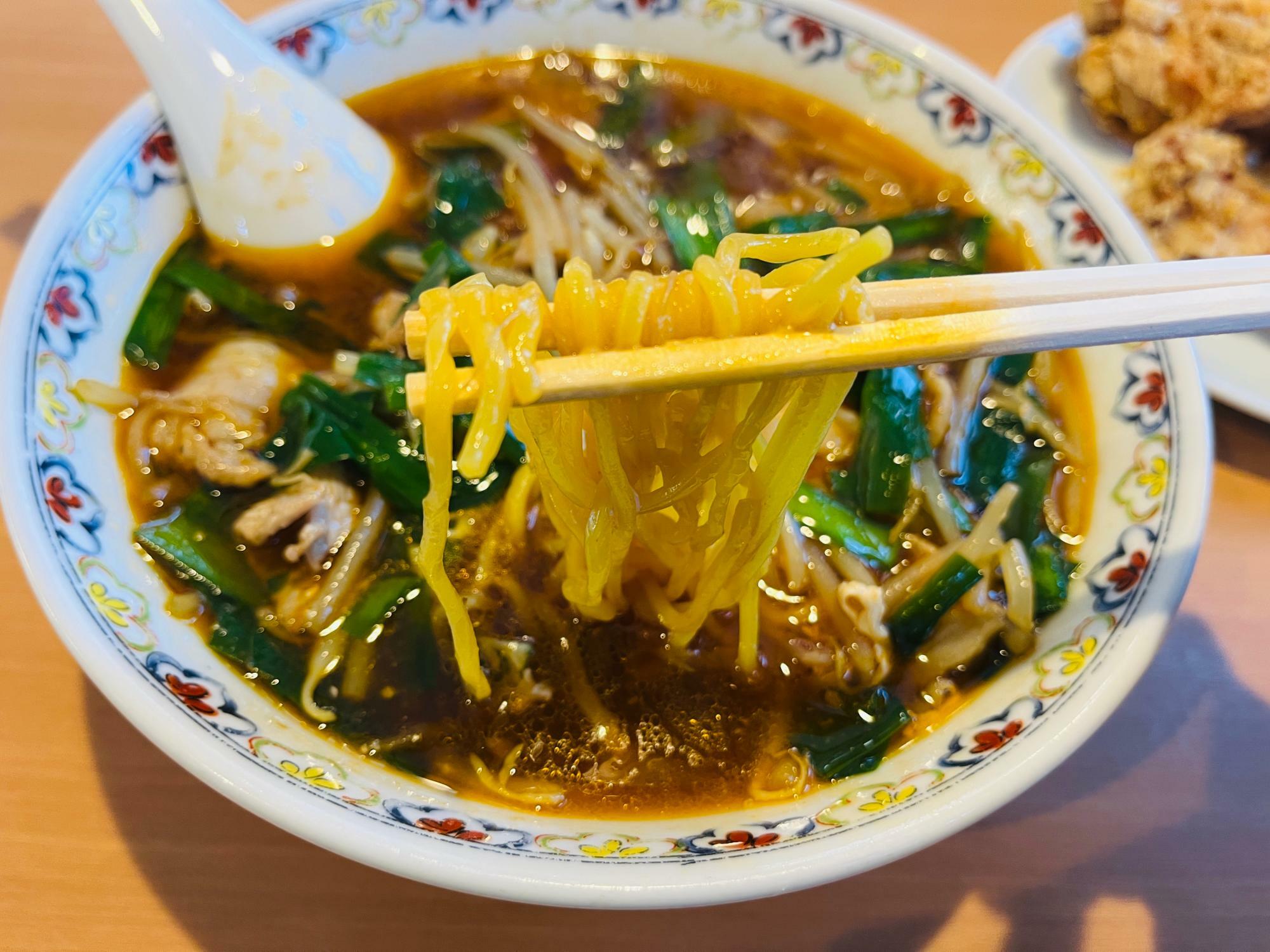 旨辛スープと中華麺の相性も抜群！
