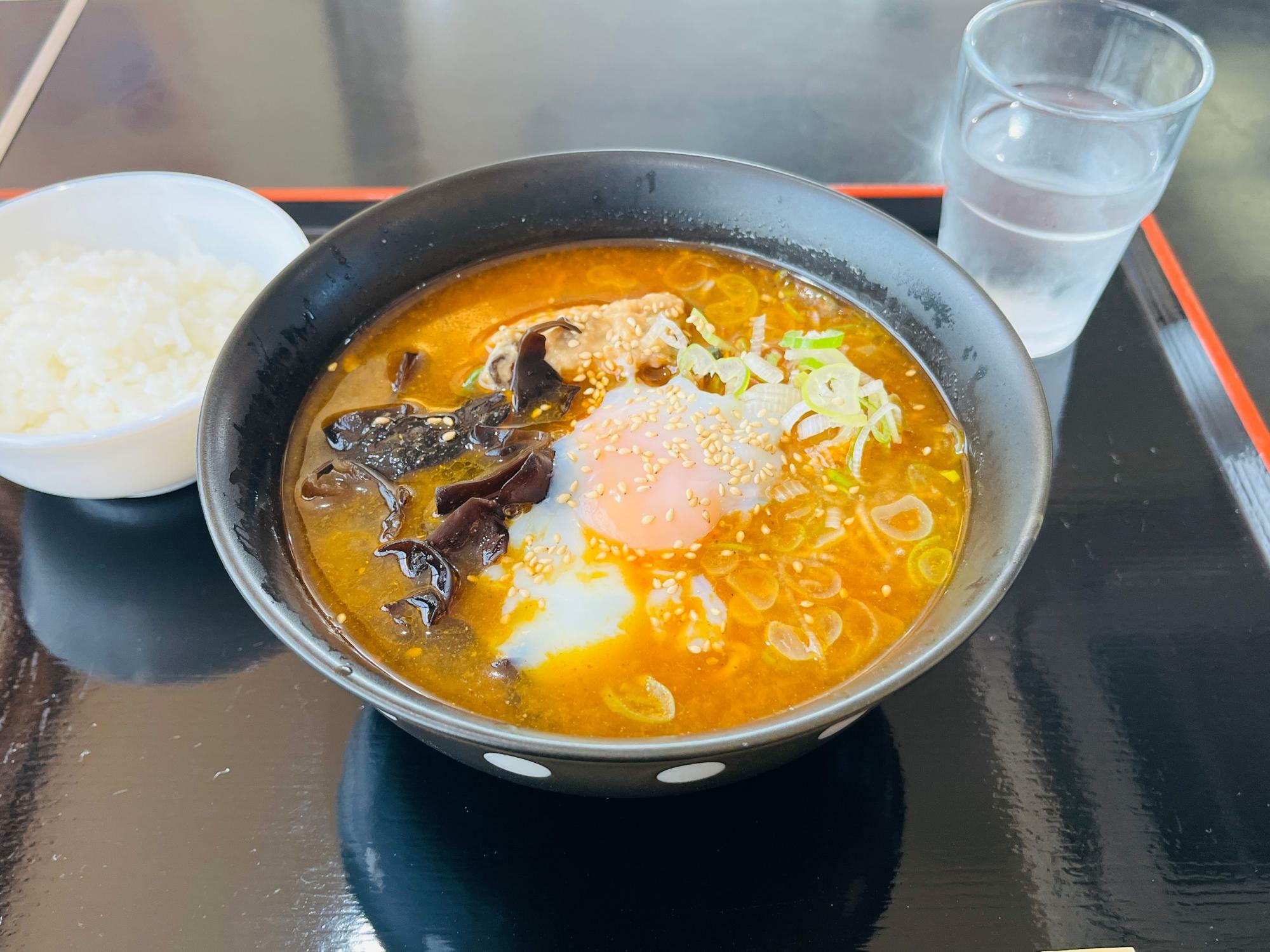 納豆汁ラーメン：700円 ※ライス一杯無料