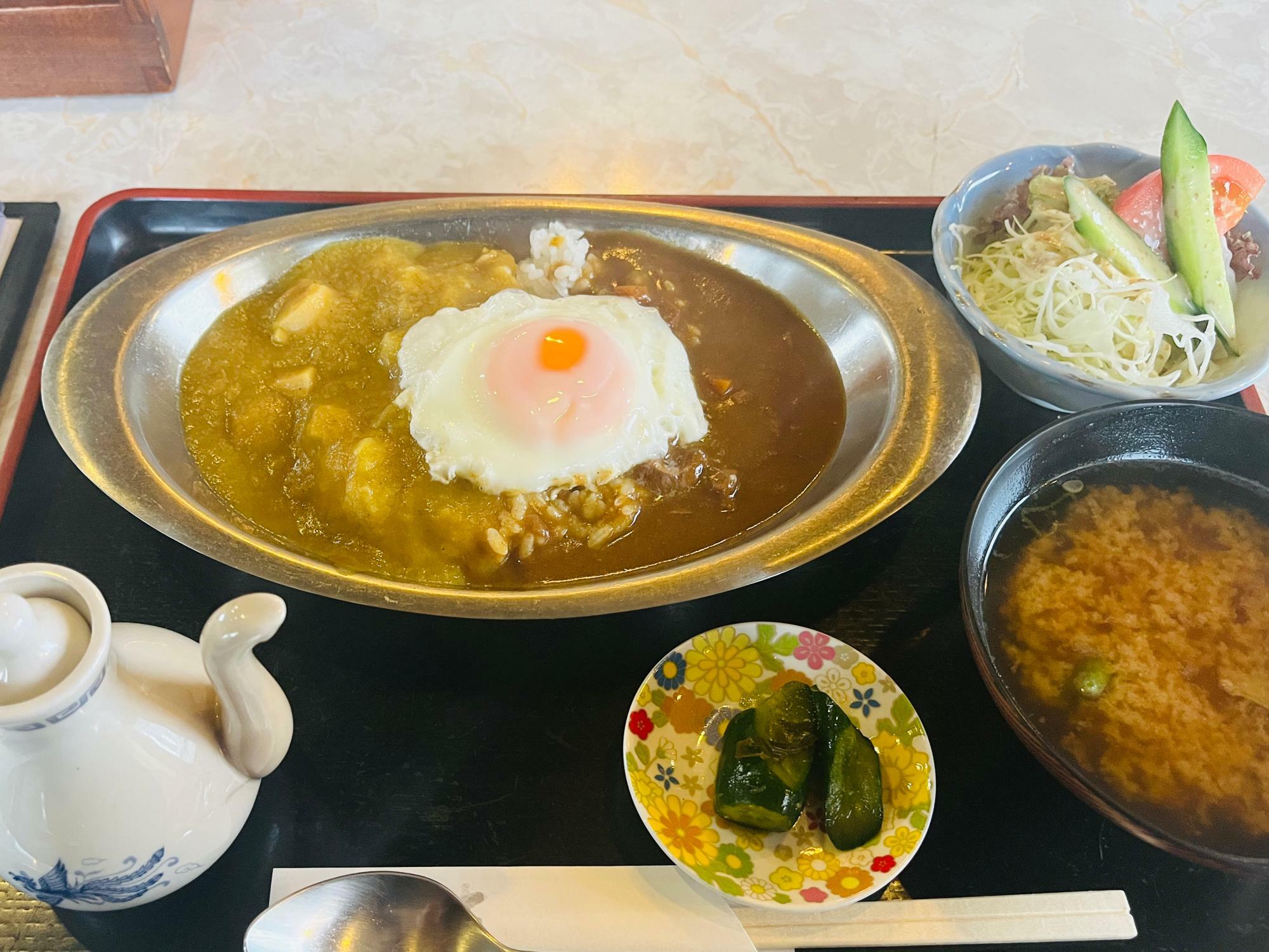 あいがけ神代カレー：900円