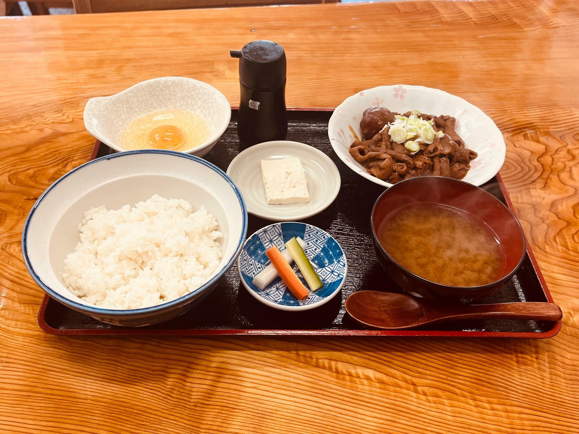 モツ煮定食：900円