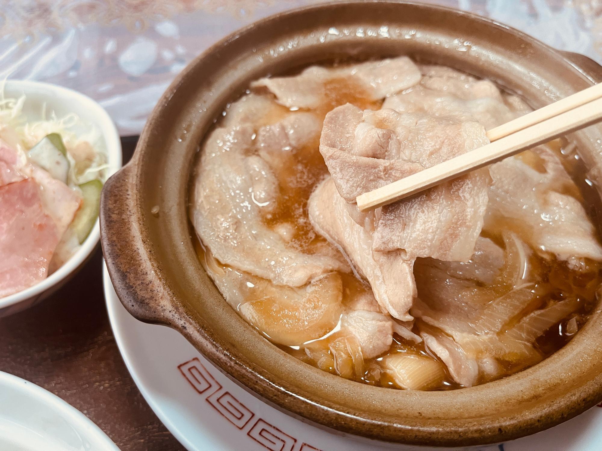 たっぷりのお肉が食欲をそそる！