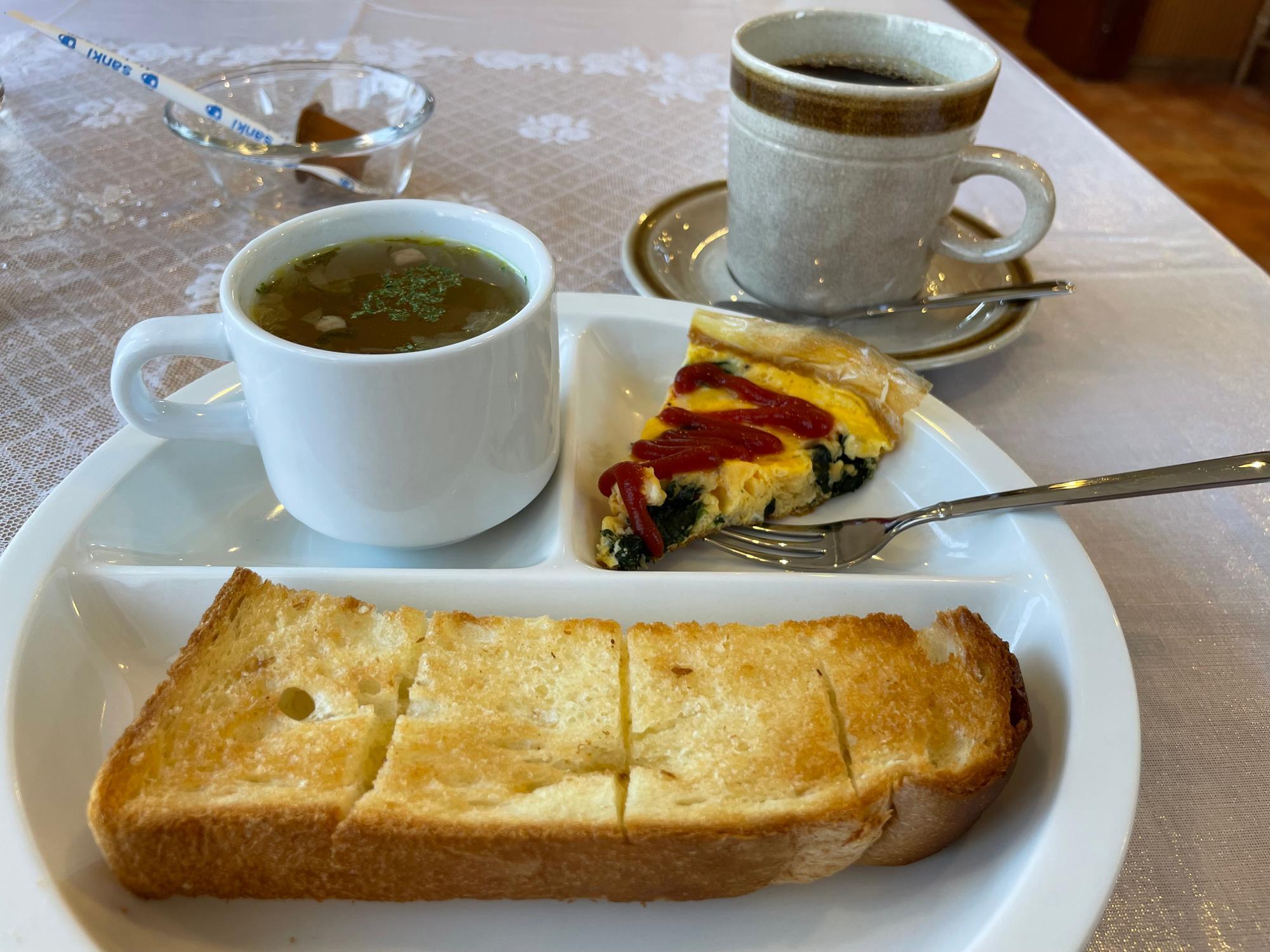 レギュラーモーニングのセットとカフェグラスブレンドコーヒー