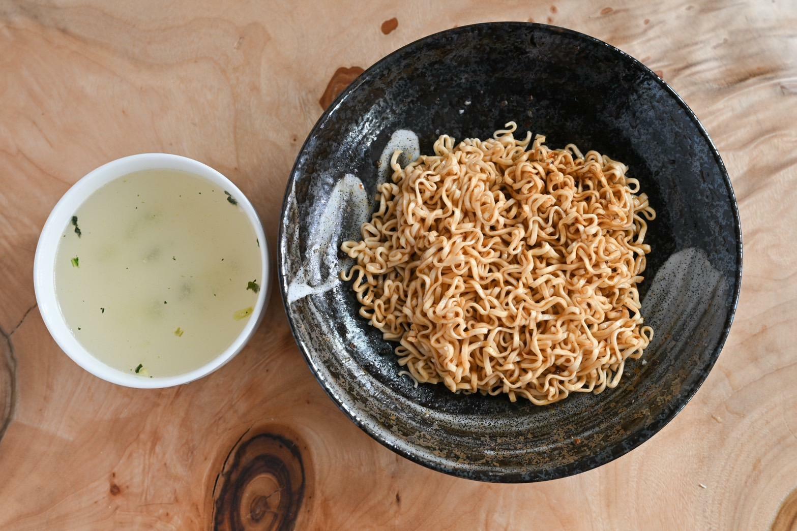 完成した維力 炸醤麺（ウェイリー ジャージャン麺）