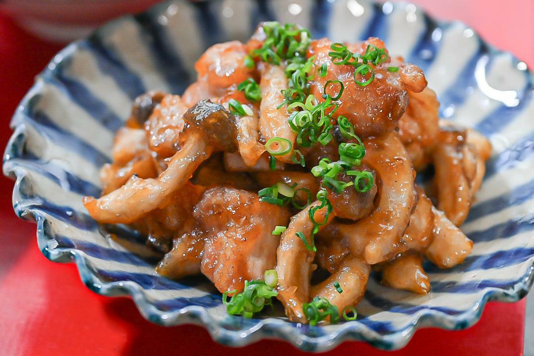 鶏とレンコンとしめじの甘ダレがらめ