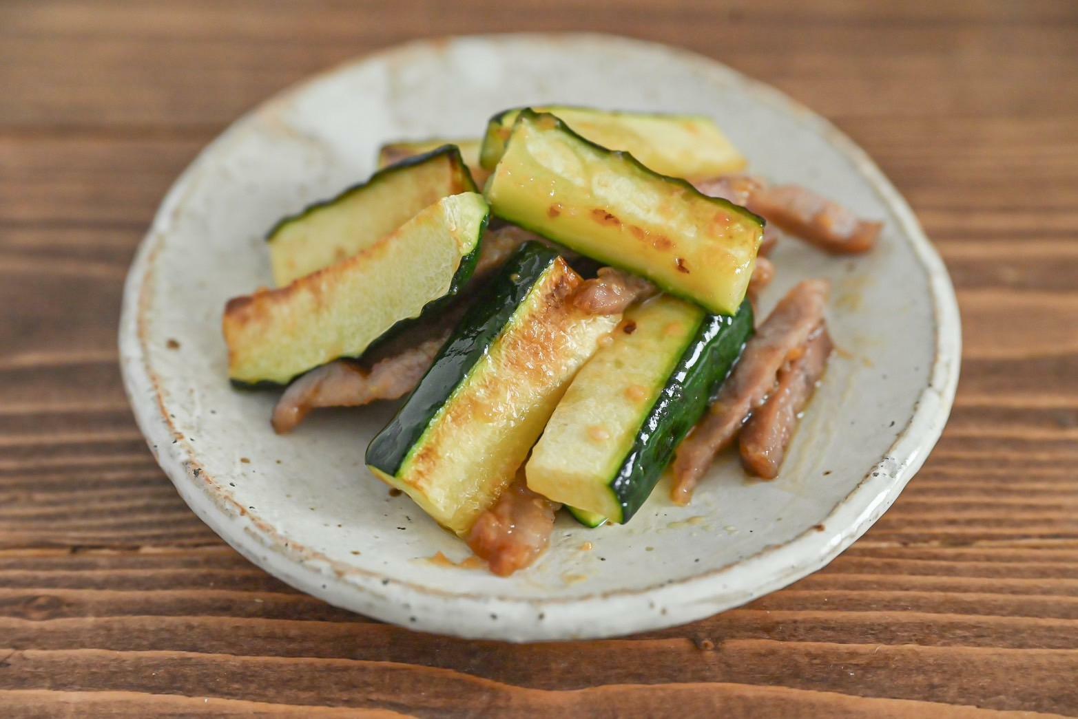 ズッキーニと焼豚炒め