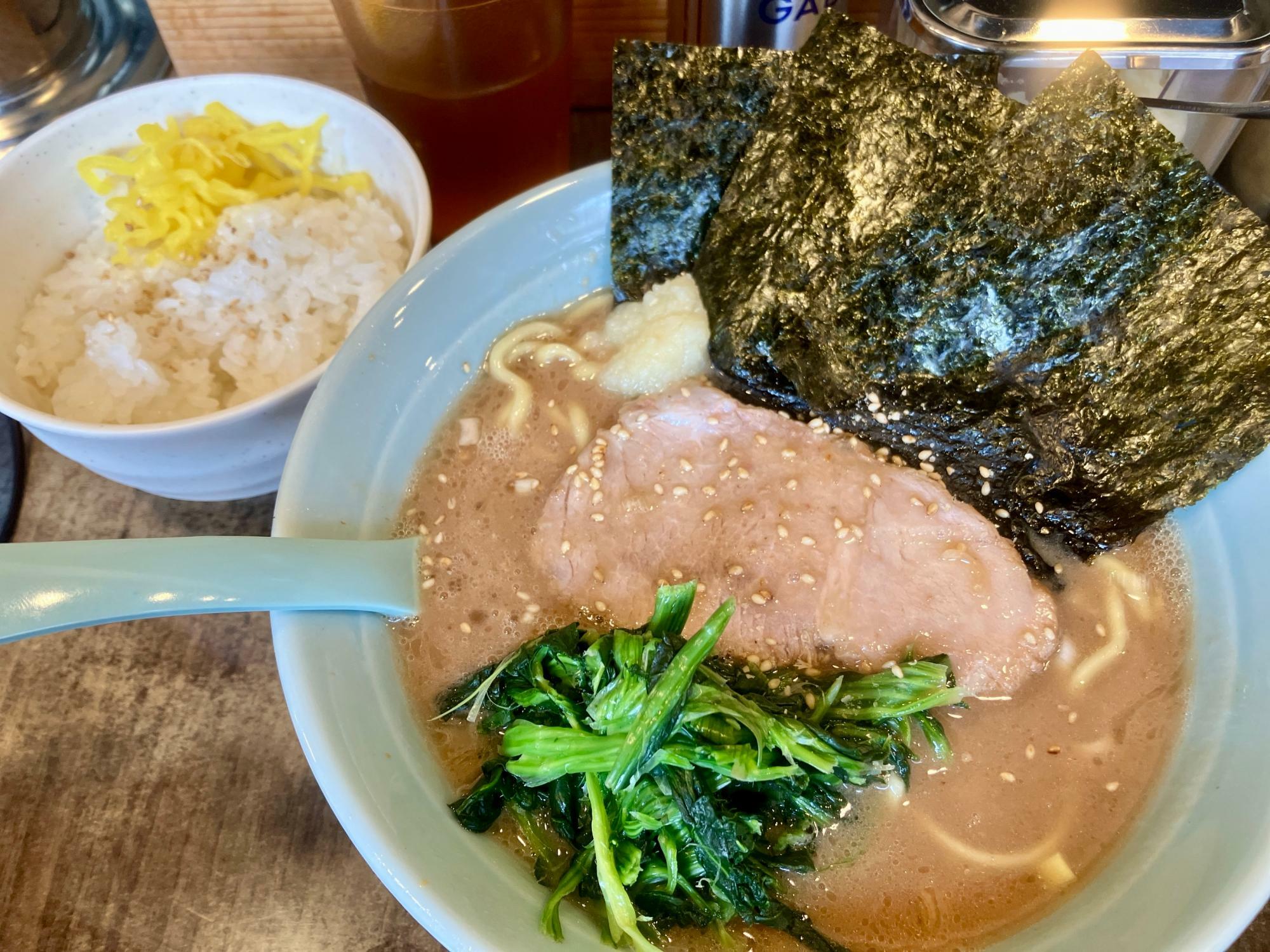 ラーメン・小ライス