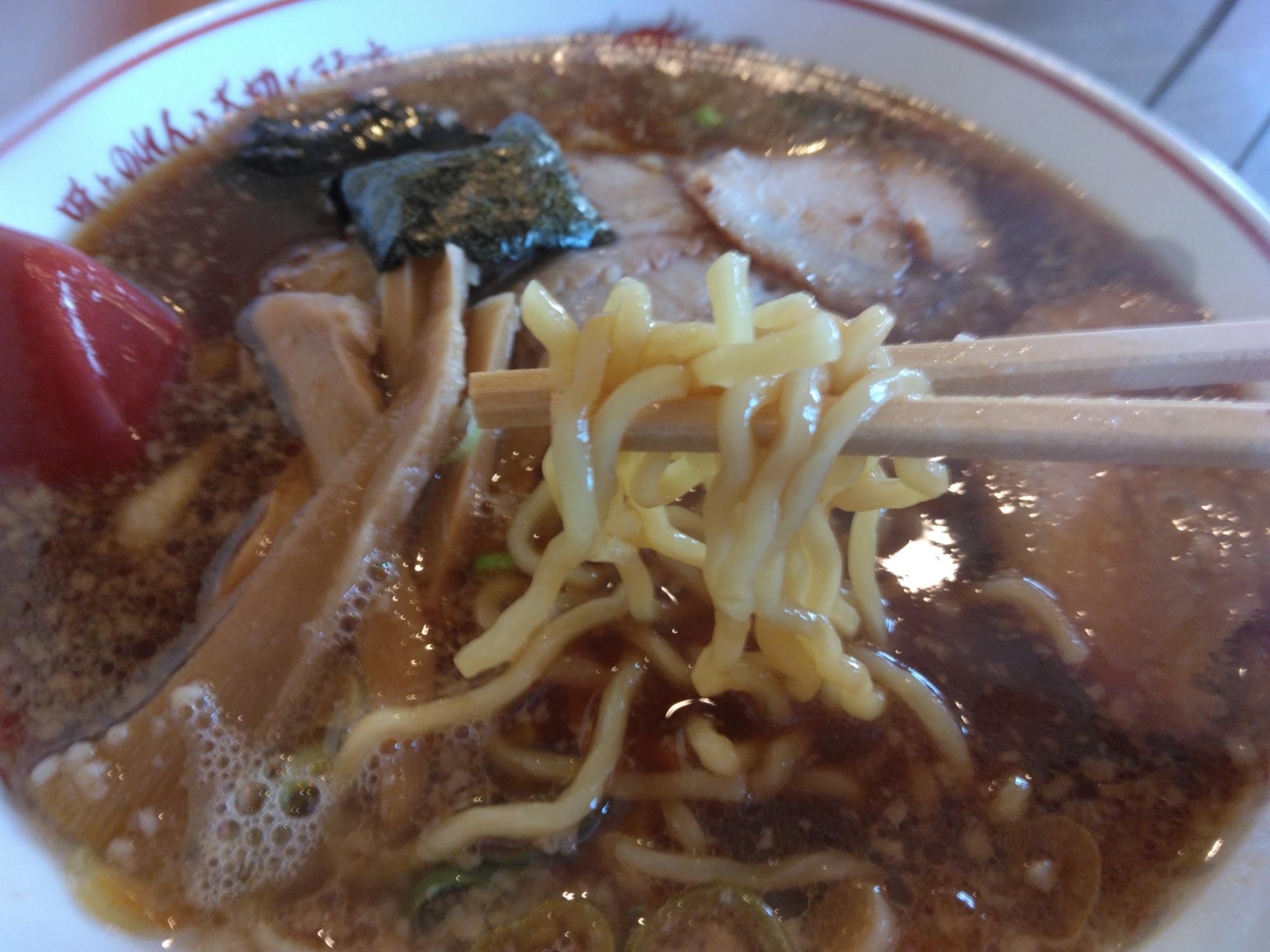 麺はモチモチ食感